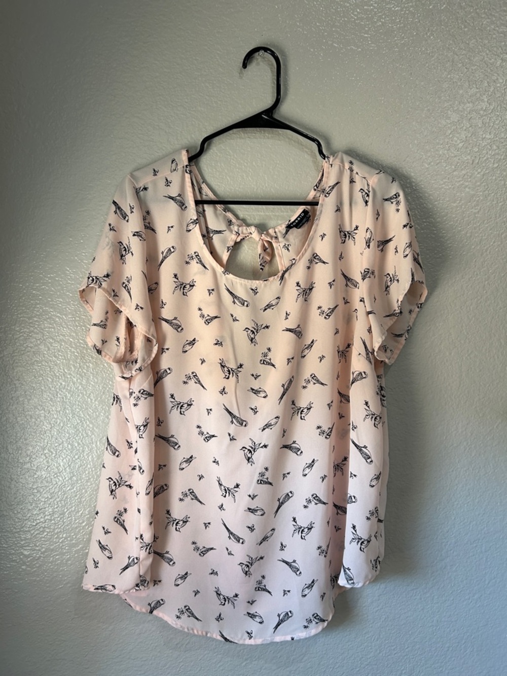 Torrid Pink Chiffon Black Bird Design Bow-Tie Keyhole-Back Top Women's 2X Plus